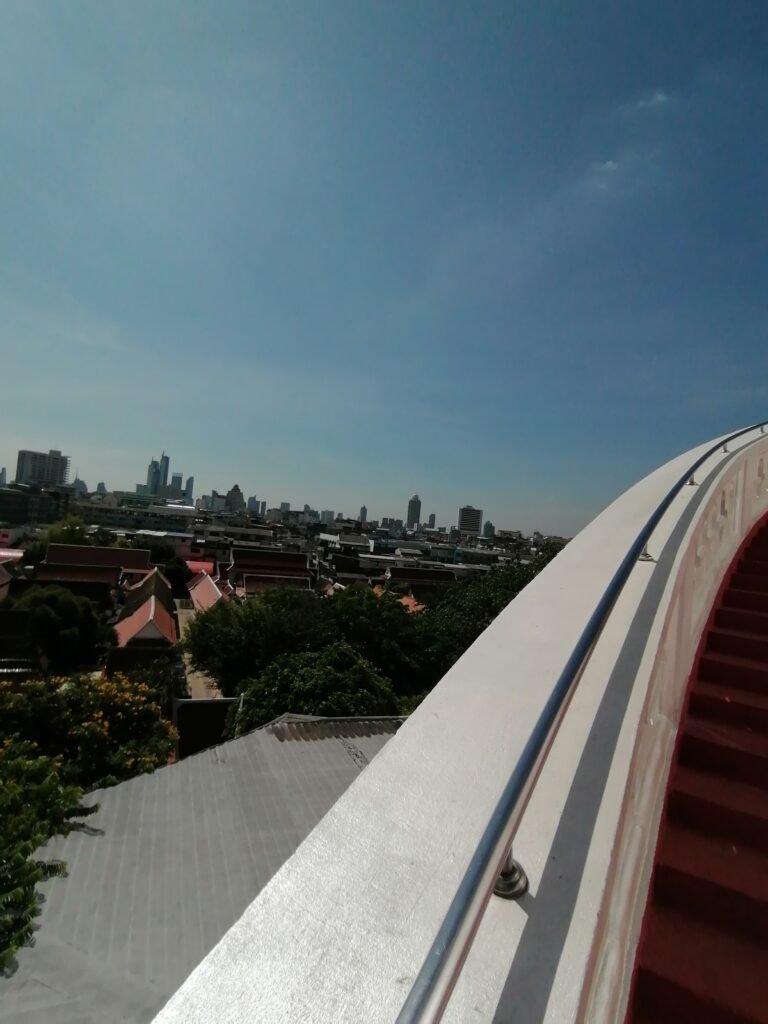 How to visit Golden Mount (Wat Saket) by Bus: My first day in Bangkok