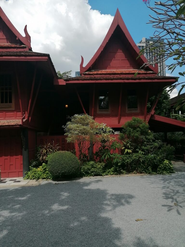 How to visit Golden Mount (Wat Saket) by Bus: My first day in BangkokHow to visit Golden Mount (Wat Saket) by Bus: My first day in Bangkok