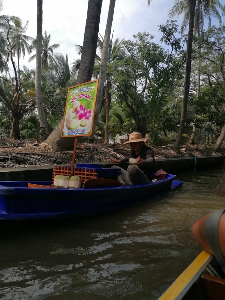Maeklong Railway Market and Damnoen Saduak Floating Market: Bangkok Day Trip Guide Maeklong Railway Market and Damnoen Saduak Floating Market: Bangkok Day Trip Guide