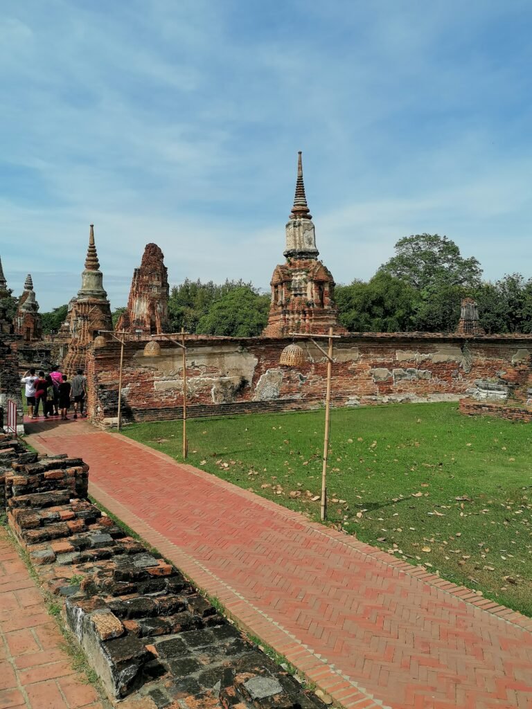 Bangkok to Ayutthaya by Train: A One-Day Trip Guide