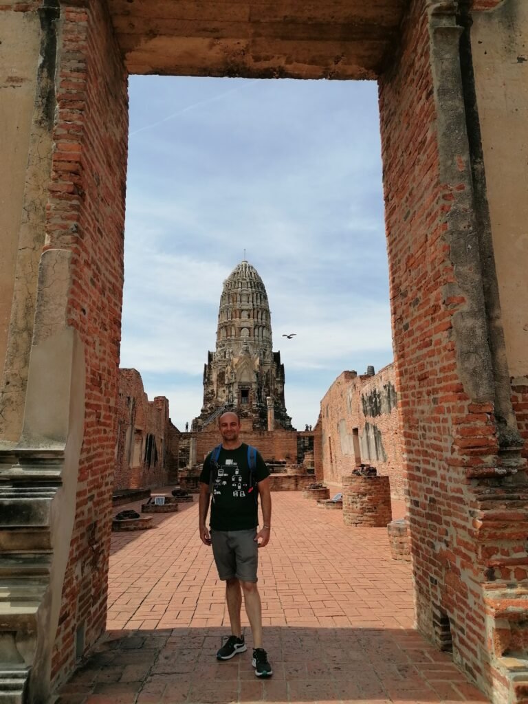 Bangkok to Ayutthaya by Train: A One-Day Trip GuideBangkok to Ayutthaya by Train: A One-Day Trip Guide