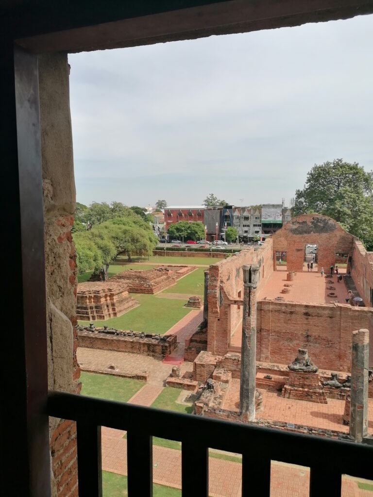 Bangkok to Ayutthaya by Train: A One-Day Trip GuideBangkok to Ayutthaya by Train: A One-Day Trip Guide