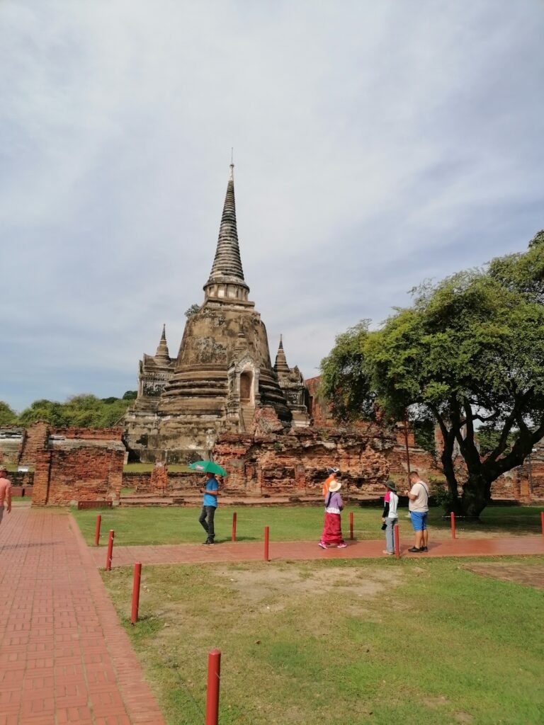 Bangkok to Ayutthaya by Train: A One-Day Trip GuideBangkok to Ayutthaya by Train: A One-Day Trip Guide