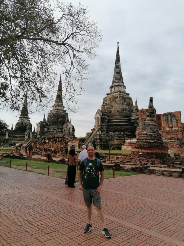 Bangkok to Ayutthaya by Train: A One-Day Trip GuideBangkok to Ayutthaya by Train: A One-Day Trip Guide